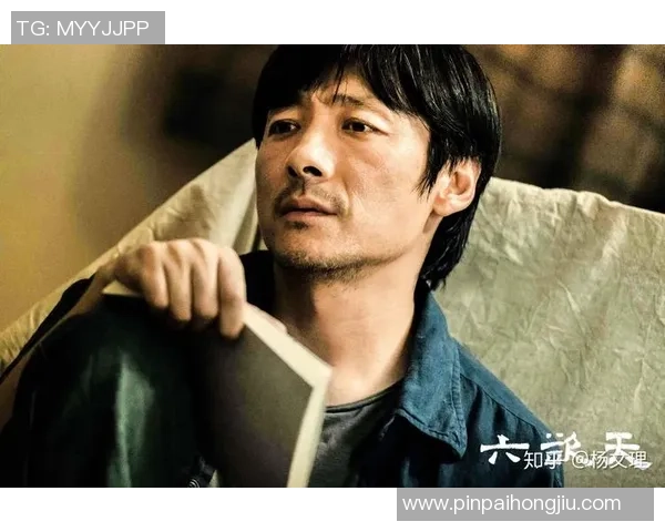 足球明星眼神忧郁的背后故事揭示了他们内心的挣扎与追求梦想的艰辛历程